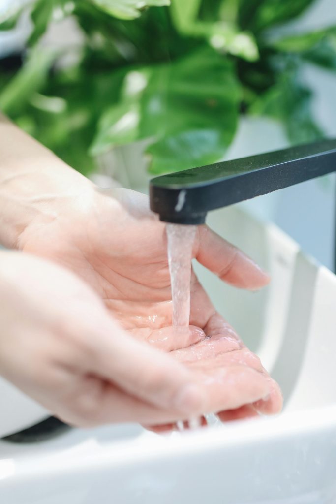 How to Wash Off Mineral Sunscreen